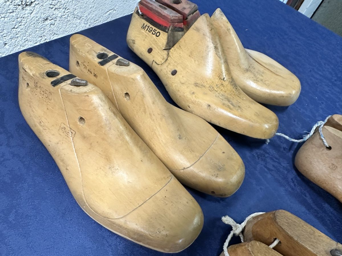 Altro in  Abbigliamento & Accessori: 4 Vintage Shoe Lasts Collection:  Cobblers Tool – Usato da Elsau venduto da MANWITHVAN 2