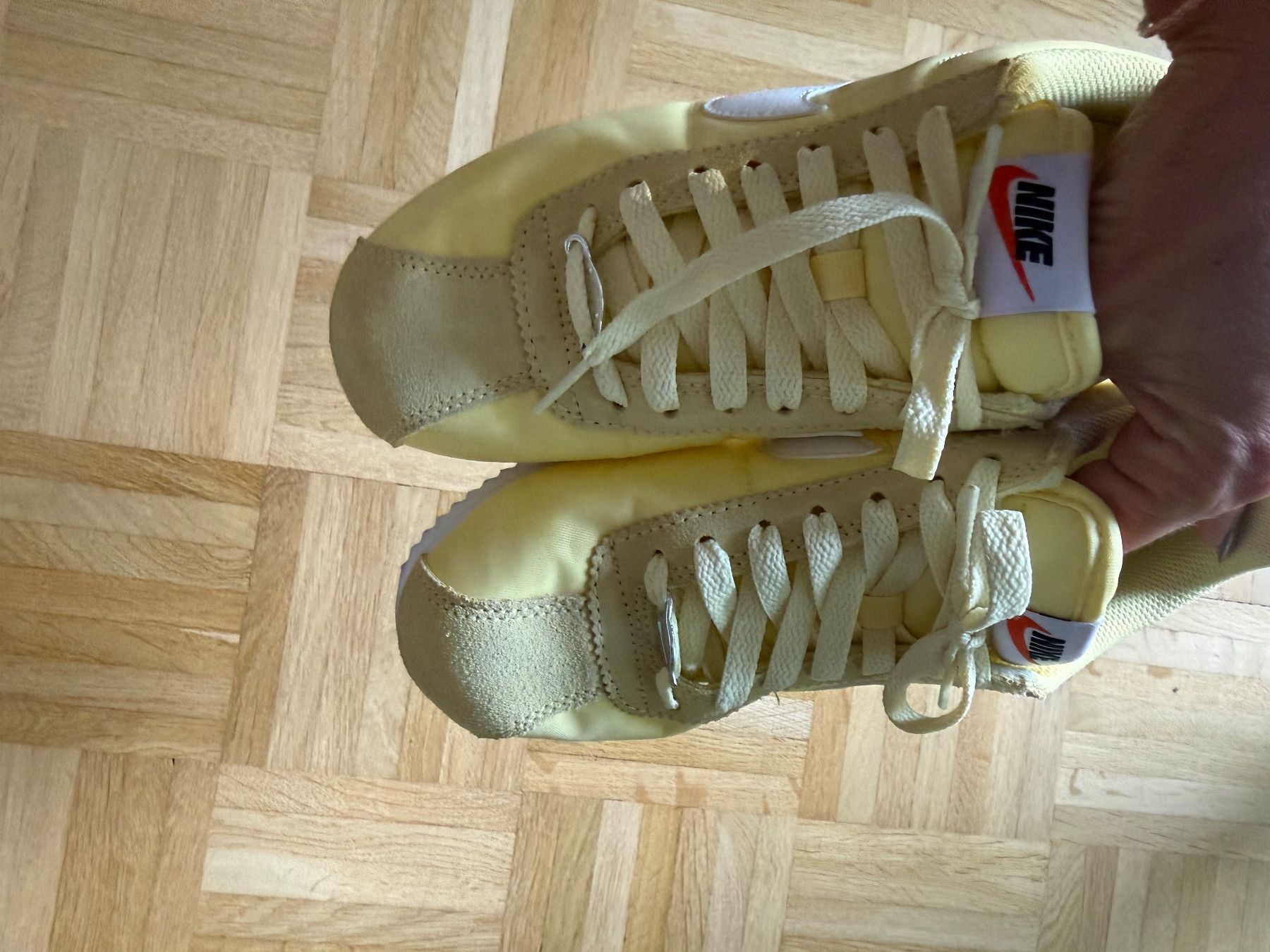 Nike Scarpe da donna: Nike Cortez butteryellow – Nuovo (secondo la descrizione) da Kreuzlingen venduto da MB- 3