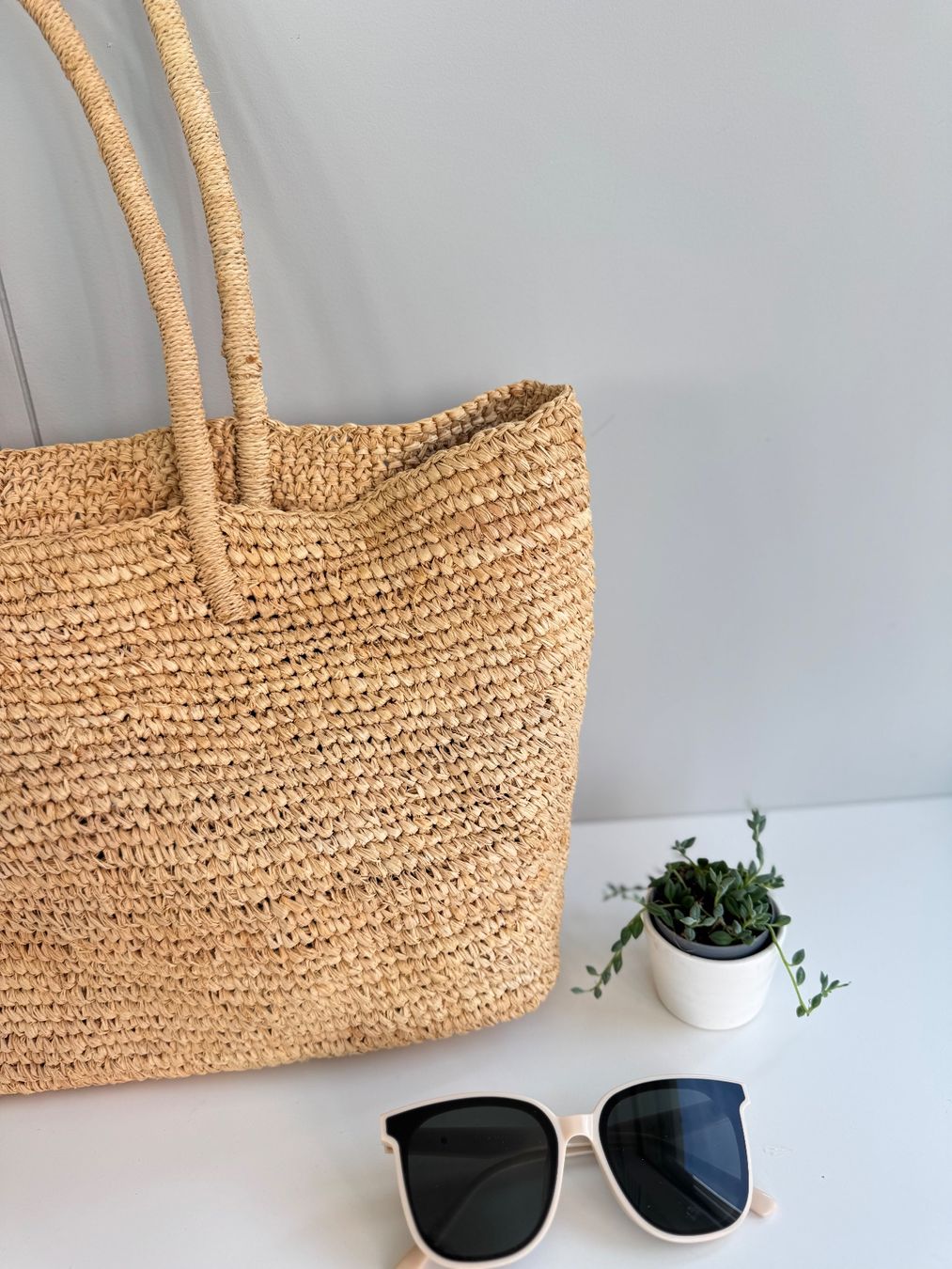 Borse da donna: COS Hand-Woven Raffia Tote Bag – Usato da Zürich venduto da camenk 1