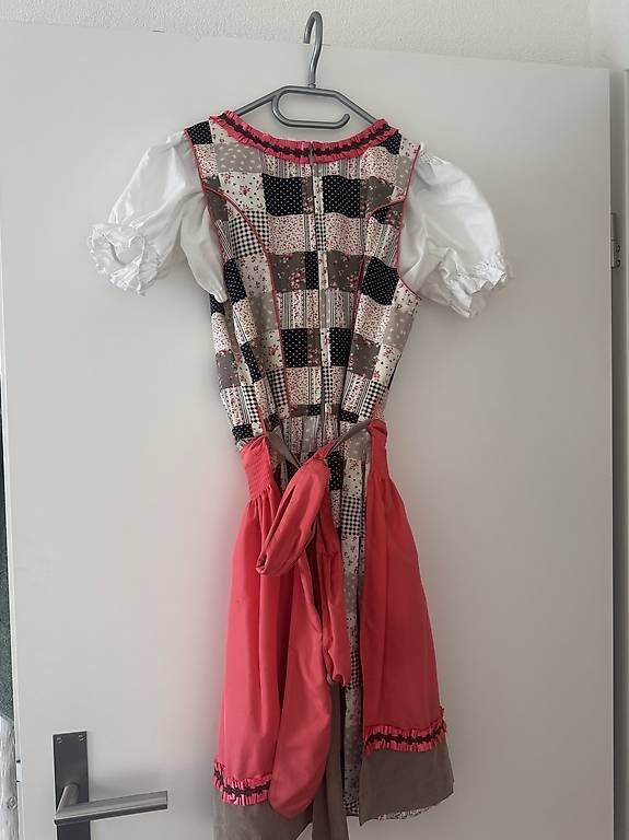 Robes: Dirndl Grösse 34 – D'occasion à Hettlingen par den_99n2 1