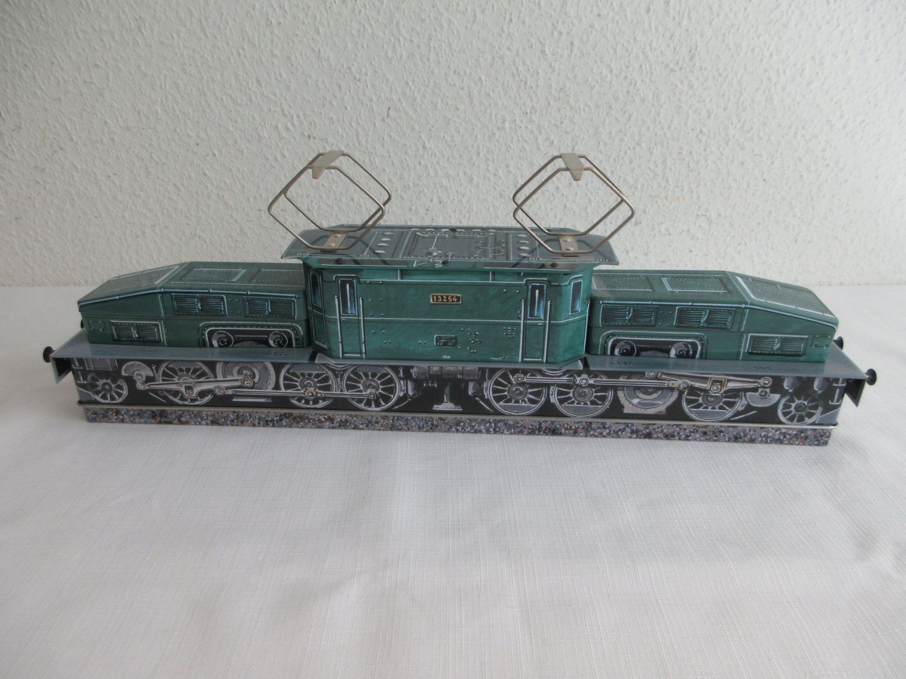 Modellini di ferrovie: Blech - Loki Krokodil vom Läckerli Huus, 2010 – Usato da Binningen venduto da Oldfashion 2