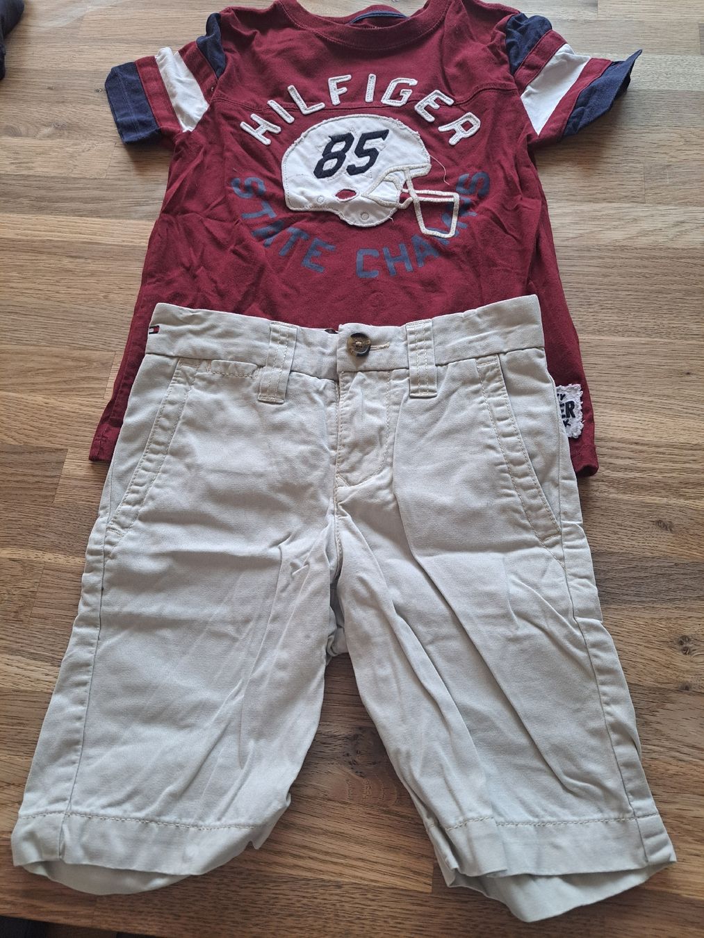Tommy Hilfiger Kleiderpakete & -sets: Tommy Hilfiger Kinder Set.Grösse 6-7 Jahre – Gebraucht aus Münsingen von chrigu212