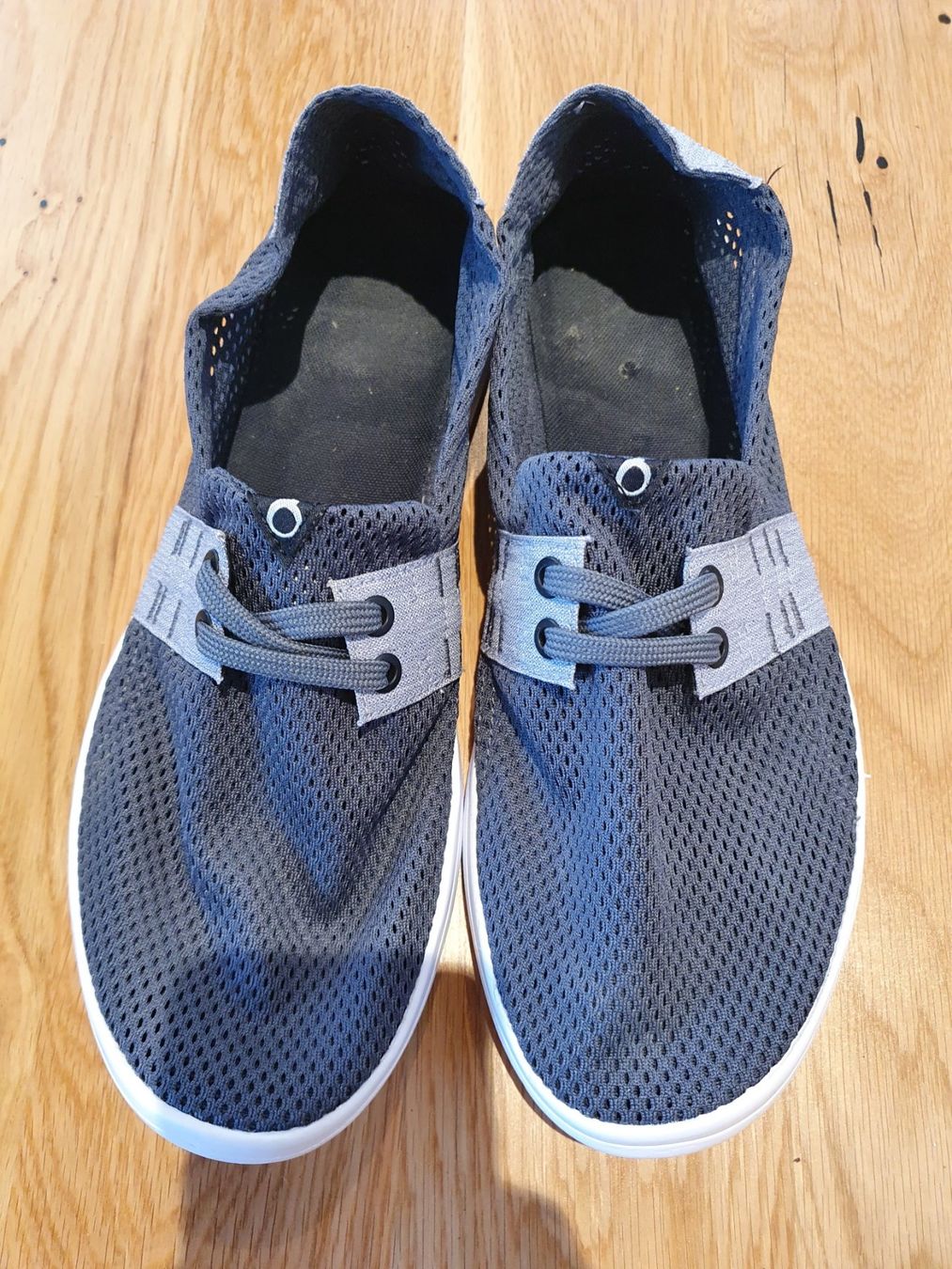 Decathlon Herrenschuhe: Decathlon Strandschuhe Grösse EUR 44 – Gebraucht aus Interlaken von dmncmg