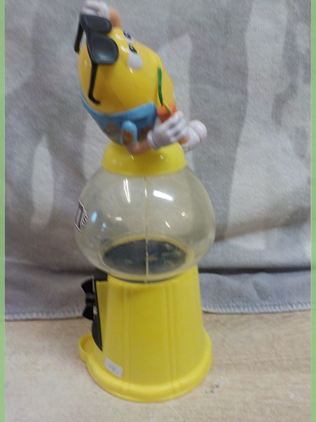 Statuette: M&M's Spender gelb, Sommer Edition, – Usato da Bülach venduto da Freieck 4