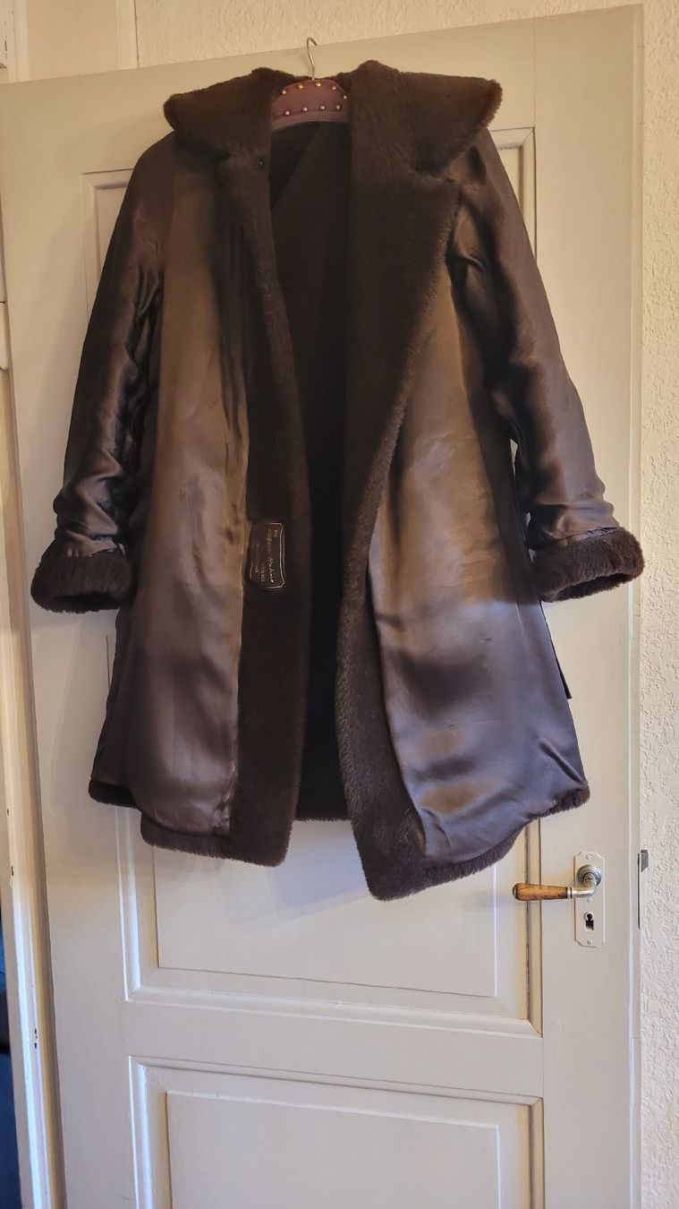 Peter Hahn Cappotti: Lamahaar Mantel Gr.36 Braun – Usato da Winterthur venduto da Wohnhaus 5
