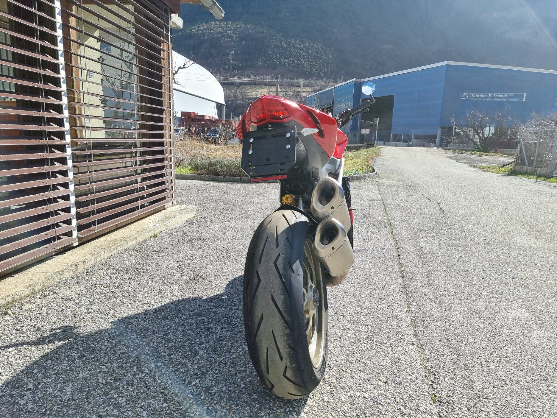 Ducati Strasse: Ducati Streetfighter 1099 S – Gebraucht aus Gamsen von  6