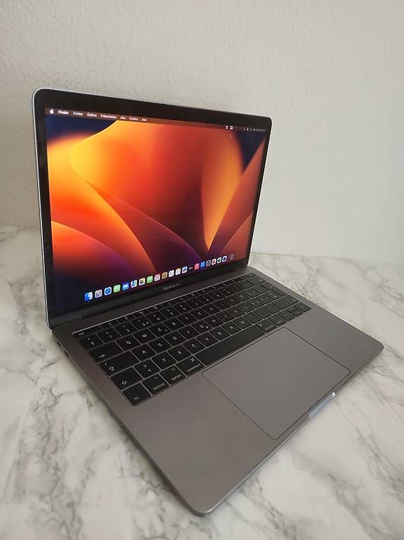 Apple Notebook: MacBook Pro: I5| 8Gb|SSD|2017 – Usato da Renens VD venduto da MTD2211 1