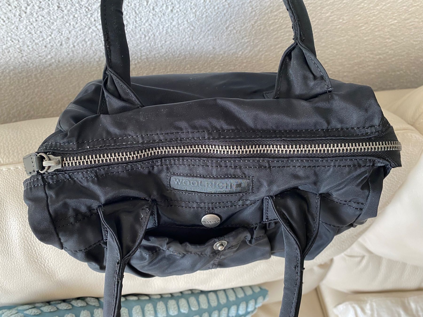 Woolrich Sacs femmes: WOOLRICH schwarze Tasche – D'occasion à Besazio par BagCycle 2