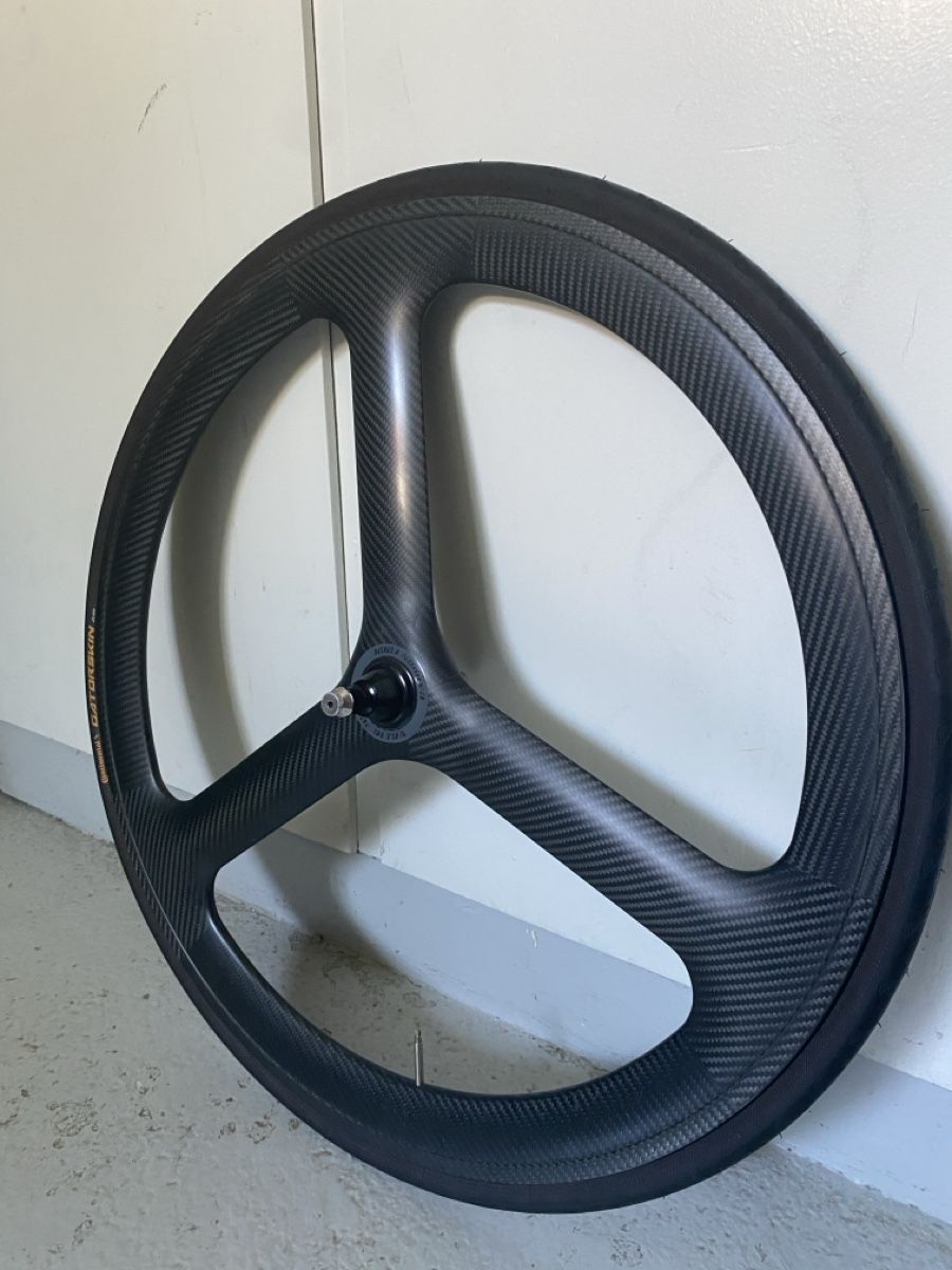 Pneus & Kompletträder: Three spoke carbon wheel clincher – Neu (gemäss Beschreibung) aus Glattbrugg von Junst