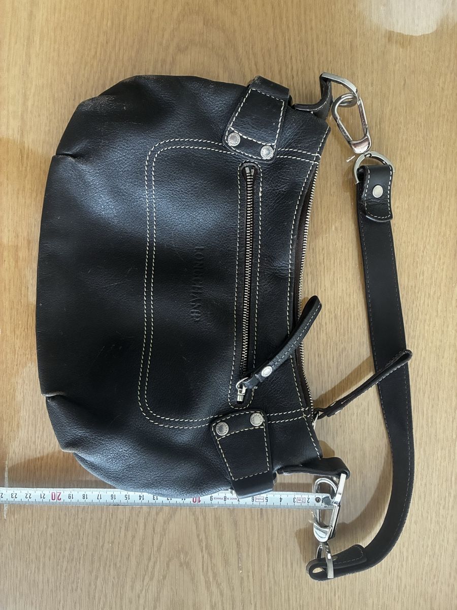 Longchamp Sacs femmes: Sac Longchamp cuir noir état d'usage – D'occasion à Aigle par Raphael1814 6