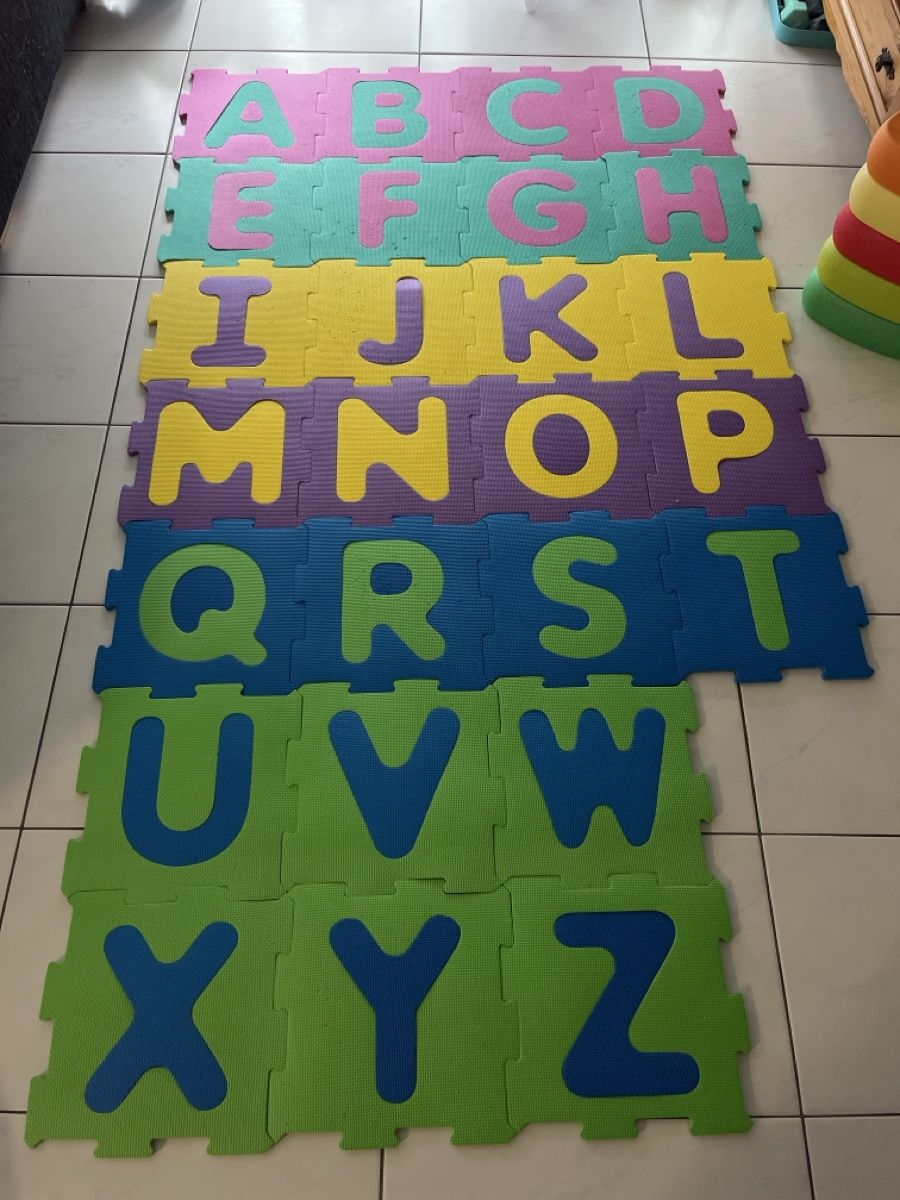 Tapis de jeu: Buchstaben Matten – D'occasion à Chur par sri_xqb9