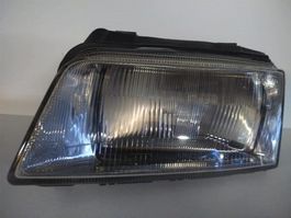 Audi A4. Scheinwerfer links