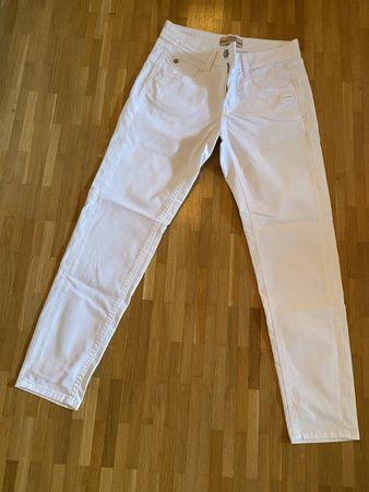 Weisse Jeanshose Gang 