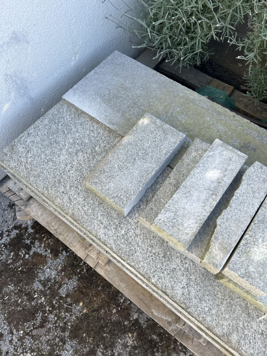 Piatti di portata: Granitplatten Gartenbau – Usato da Rothrist venduto da fdo_l8pq 1
