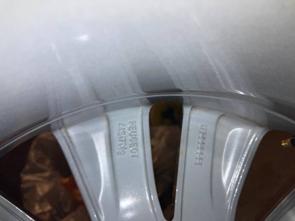 Peugeot Cerchioni: 4 Original 17" Peugeot-Alufelgen – Usato da Nürensdorf venduto da rol_kg7r 4