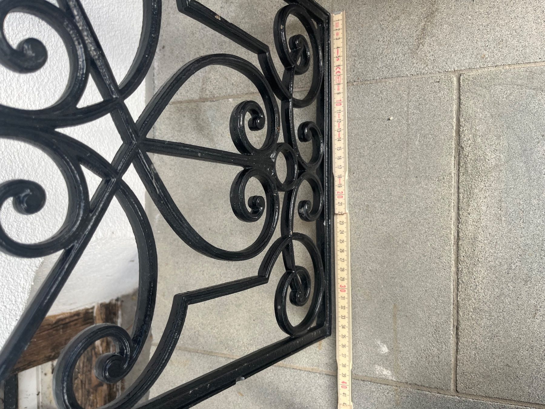 Sicherheit: Gusseisengitter – Gebraucht aus Holzhäusern ZG von Fuchs60 1