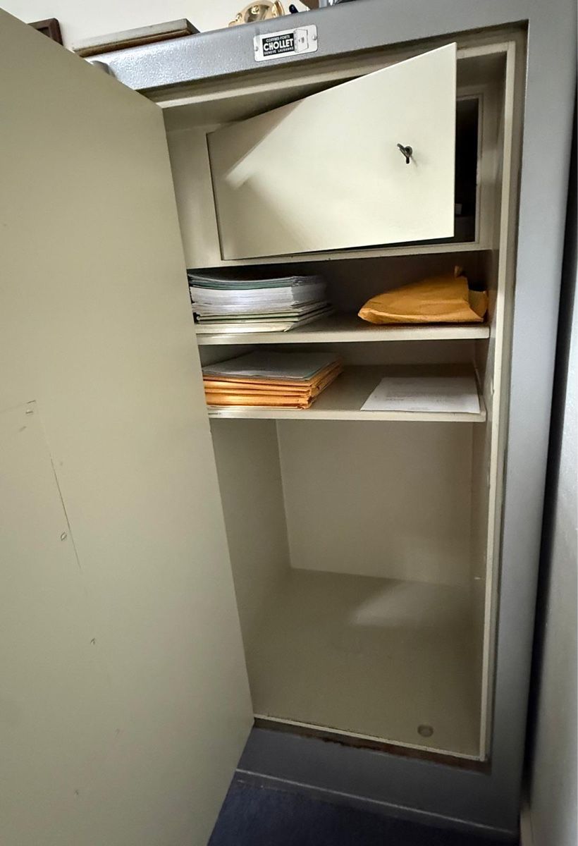 Tresor: Coffre-fort – Gebraucht aus Montreux von Nelson1040 3