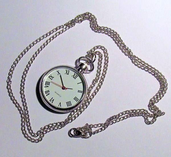 Uhren: Medico Umhängeuhr silbrig mit Kette – Neu und originalverpackt aus St. Margarethen TG von ursk10 1