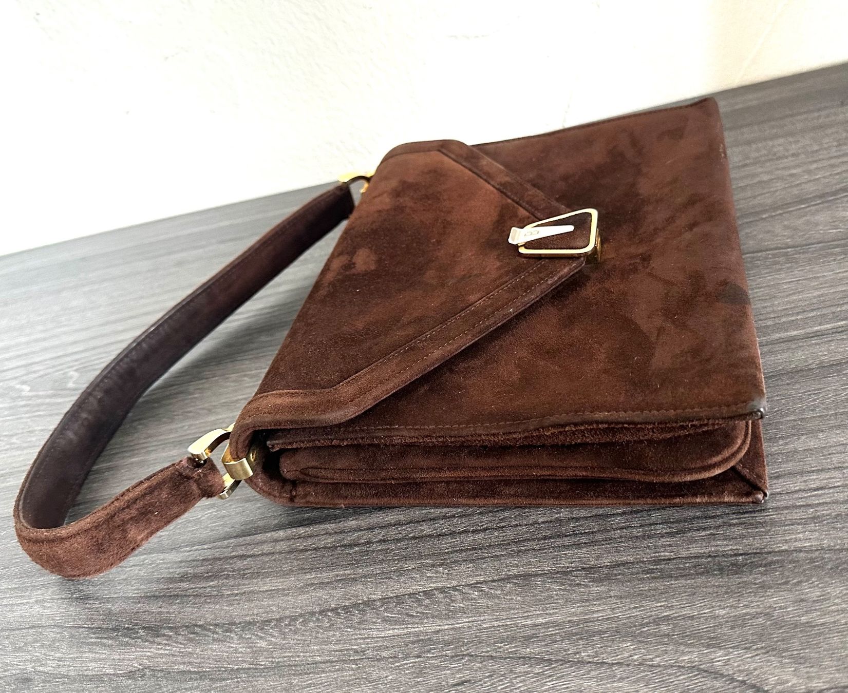 Bally Taschen für Damen: Vintage-Handtasche Bally aus Wildleder – Gebraucht aus Zürich von brazerola 3