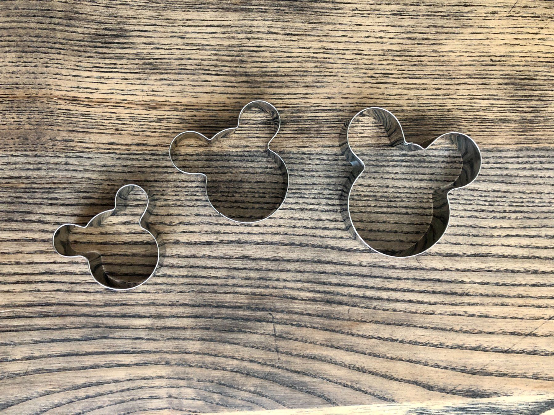 Teglie da forno: Disney Mickey Mouse Ausstechform Guetzli Ausstecher Backform – Nuovo e nell'imballaggio originale da Berg am Irchel venduto da Zweiti_Chance