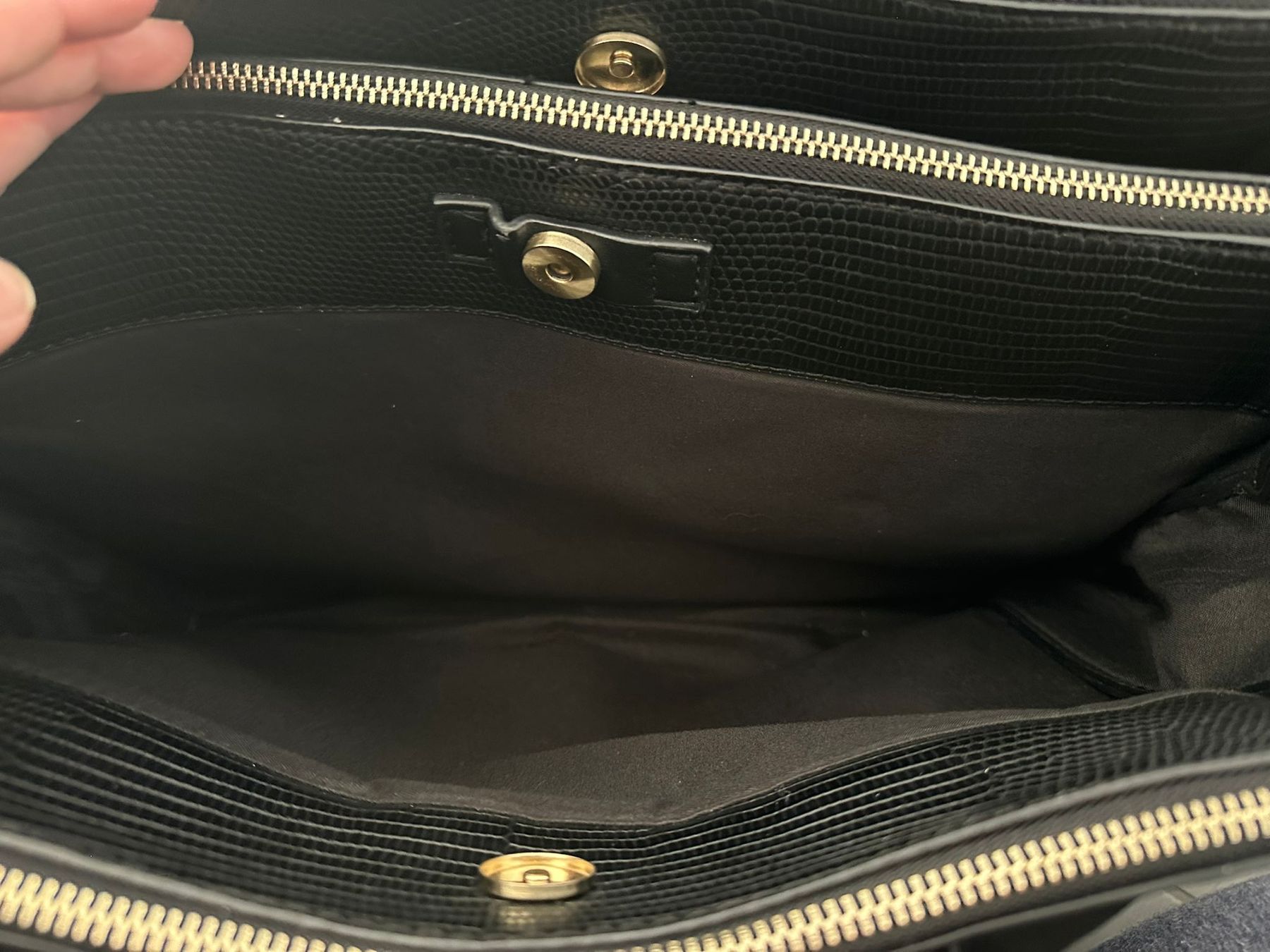Taschen für Damen: Schwarze Handtasche von Parfois mit Reptil-Muster – Gebraucht aus Olten von MattRed 7