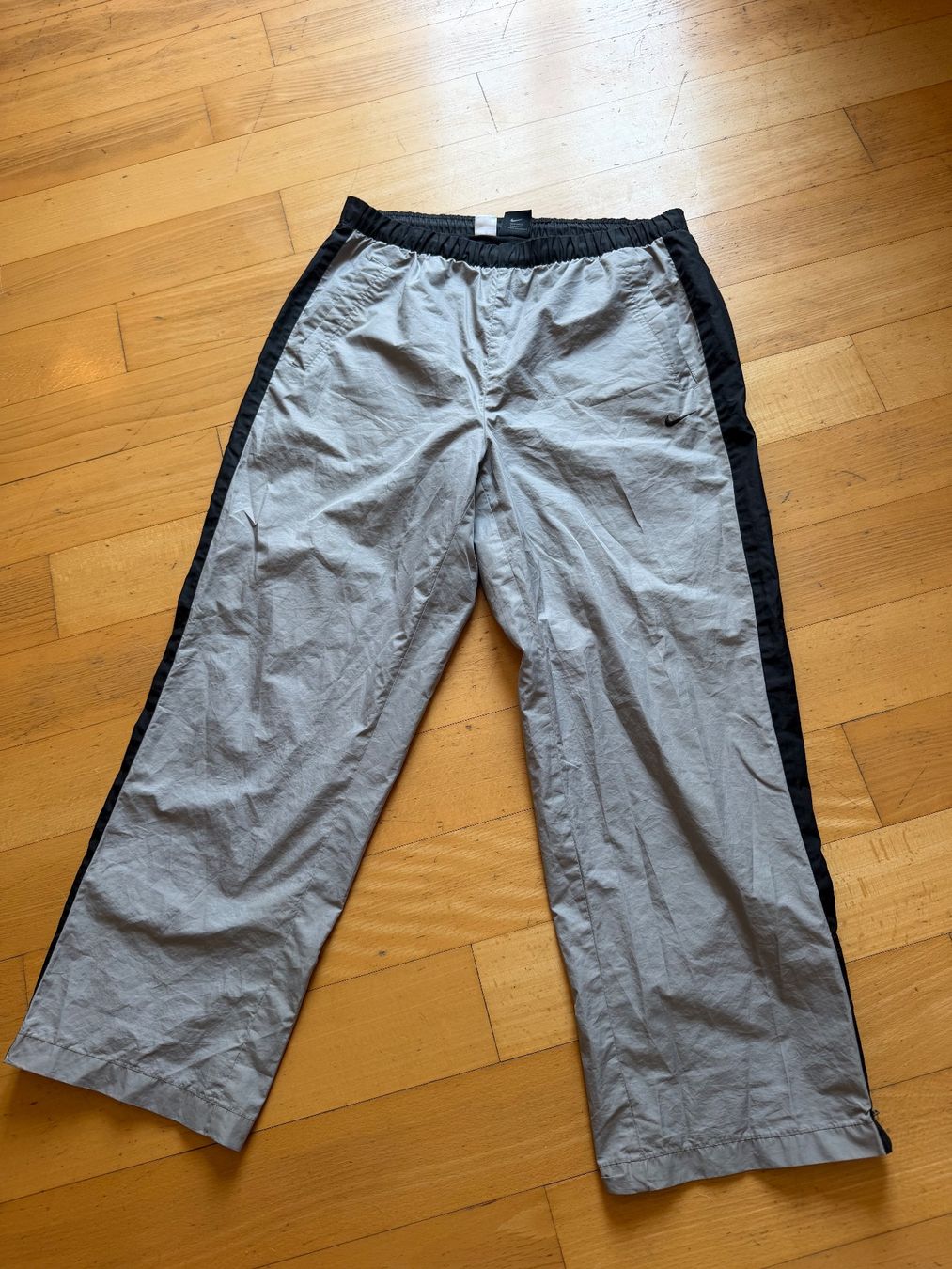 Nike Pantalons: Nike Trackpants – D'occasion à Zollikerberg par fin_5lzz