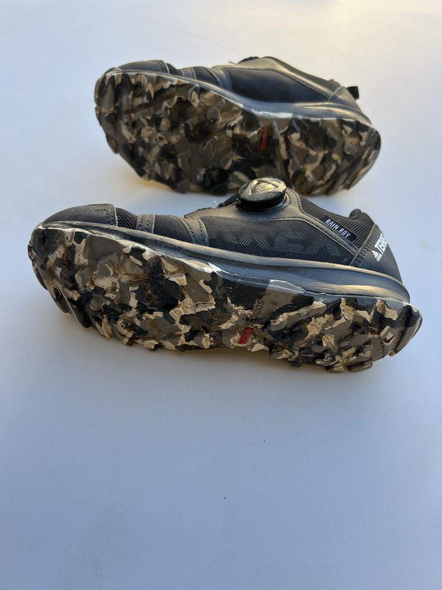 Adidas Chaussures garçon: Adidas Terrex Trekkingschuhe Gr. 33 – D'occasion à Heiligkreuz (Mels) par fodo 2