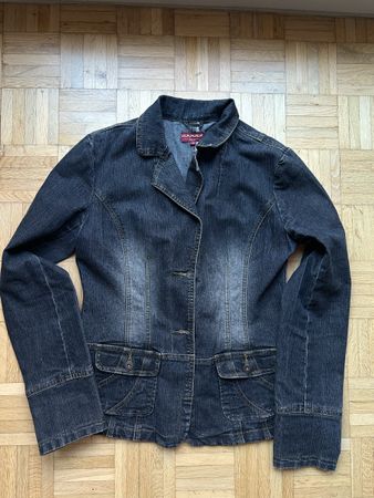 Taillierte Jeansjacke