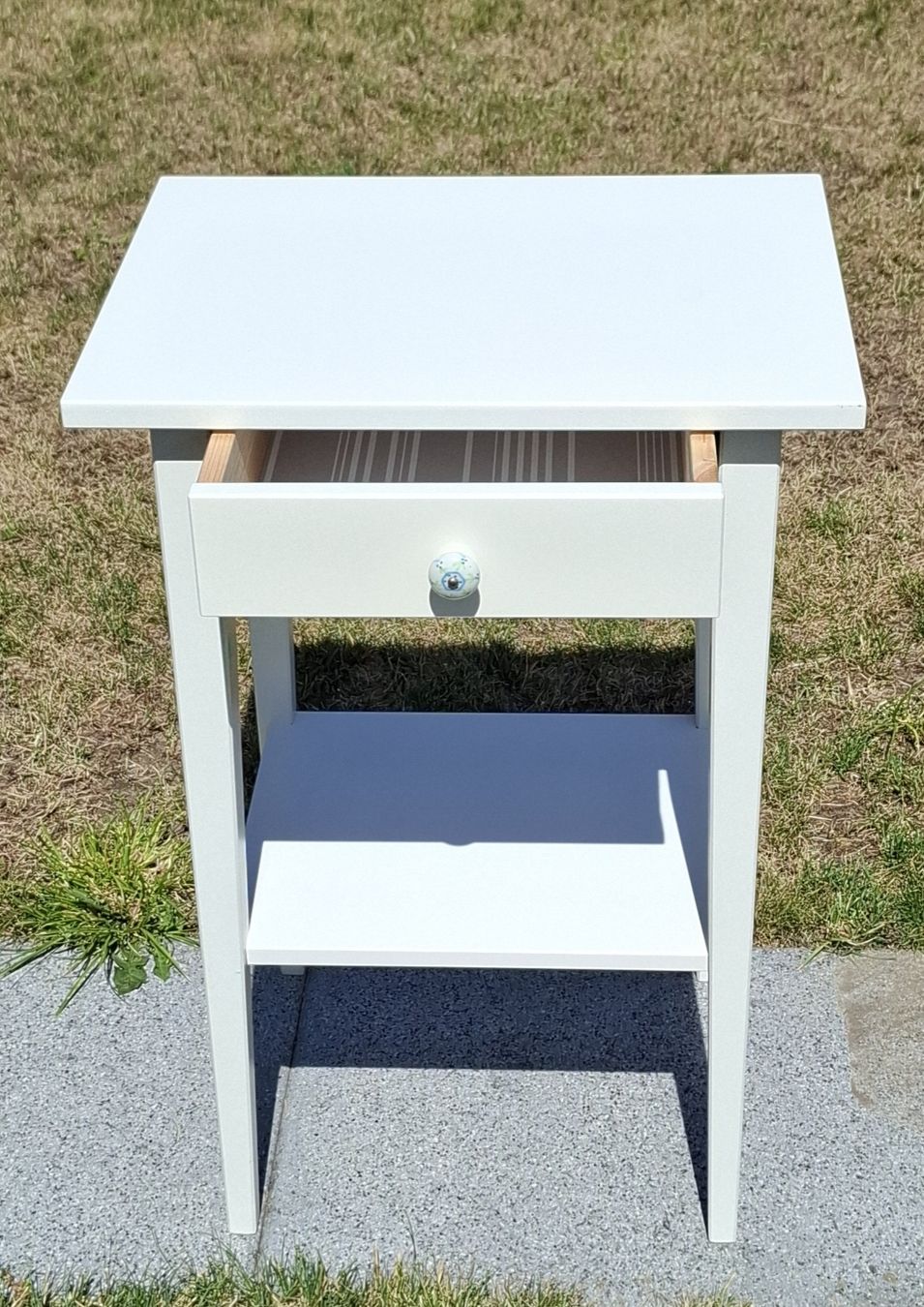 Comodini: 1 Hemnes Ikea Ablagetisch / Nachtisch – Nuovo (secondo la descrizione) da Arch venduto da Roli67 1