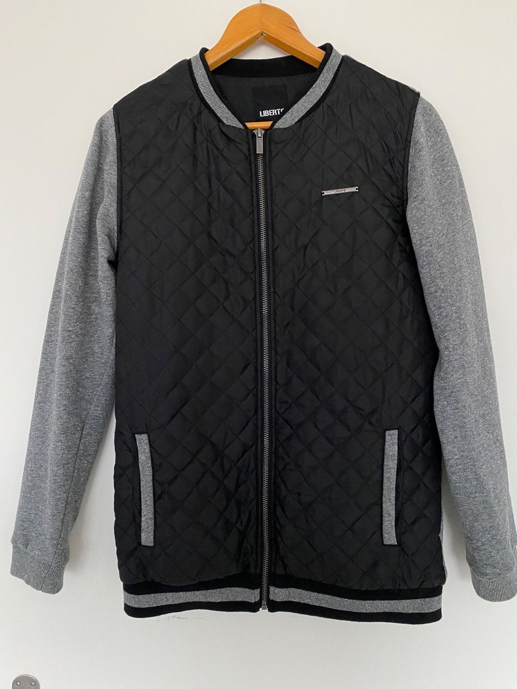 Vestes: Veste Liberto (size 176) – D'occasion à Delémont par noe_2dvd