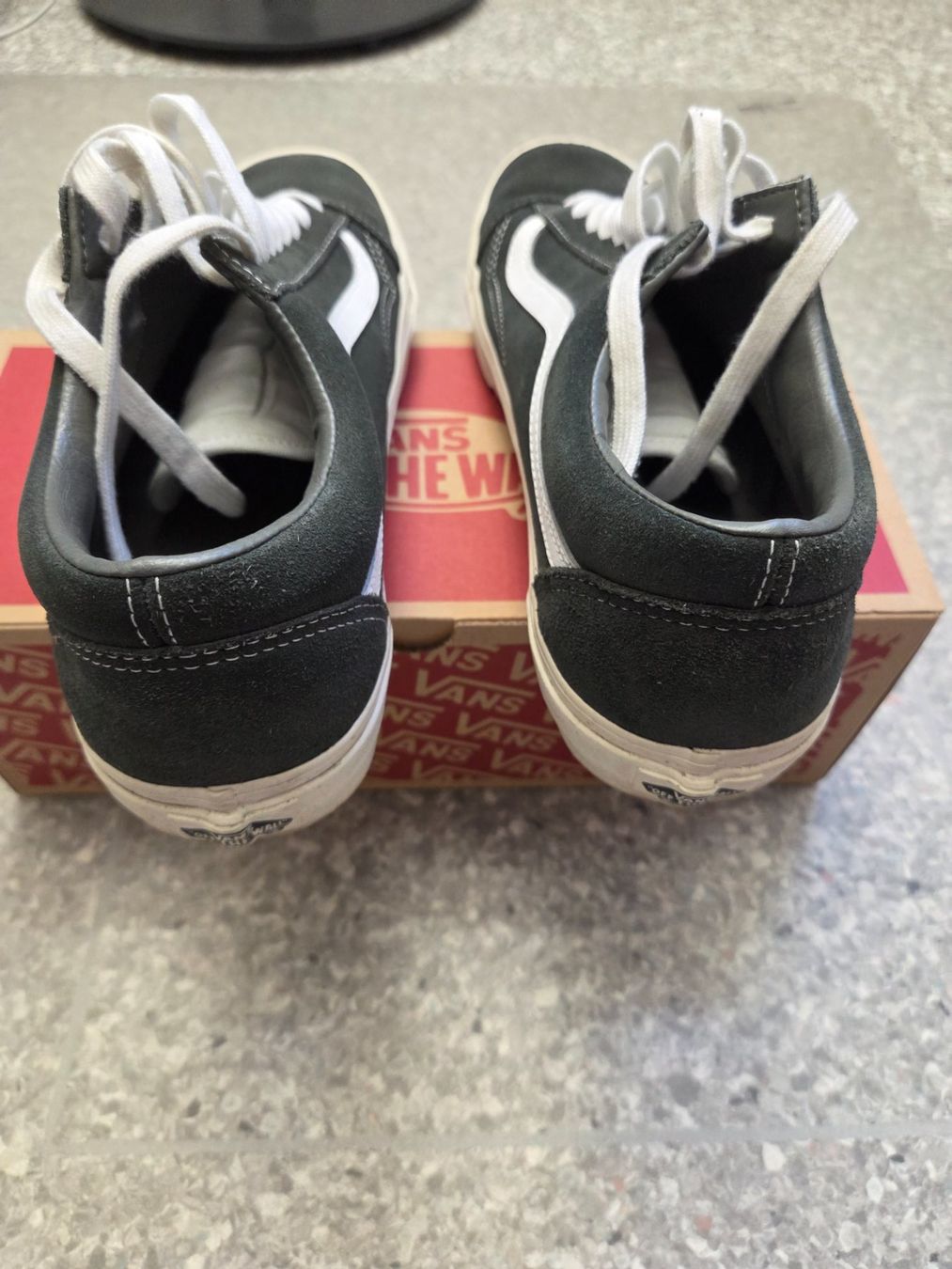 Vans Herrenschuhe: Vans Old Skool - Gunmetal 44 – Gebraucht aus Sempach Station von Miss_sixty6 4