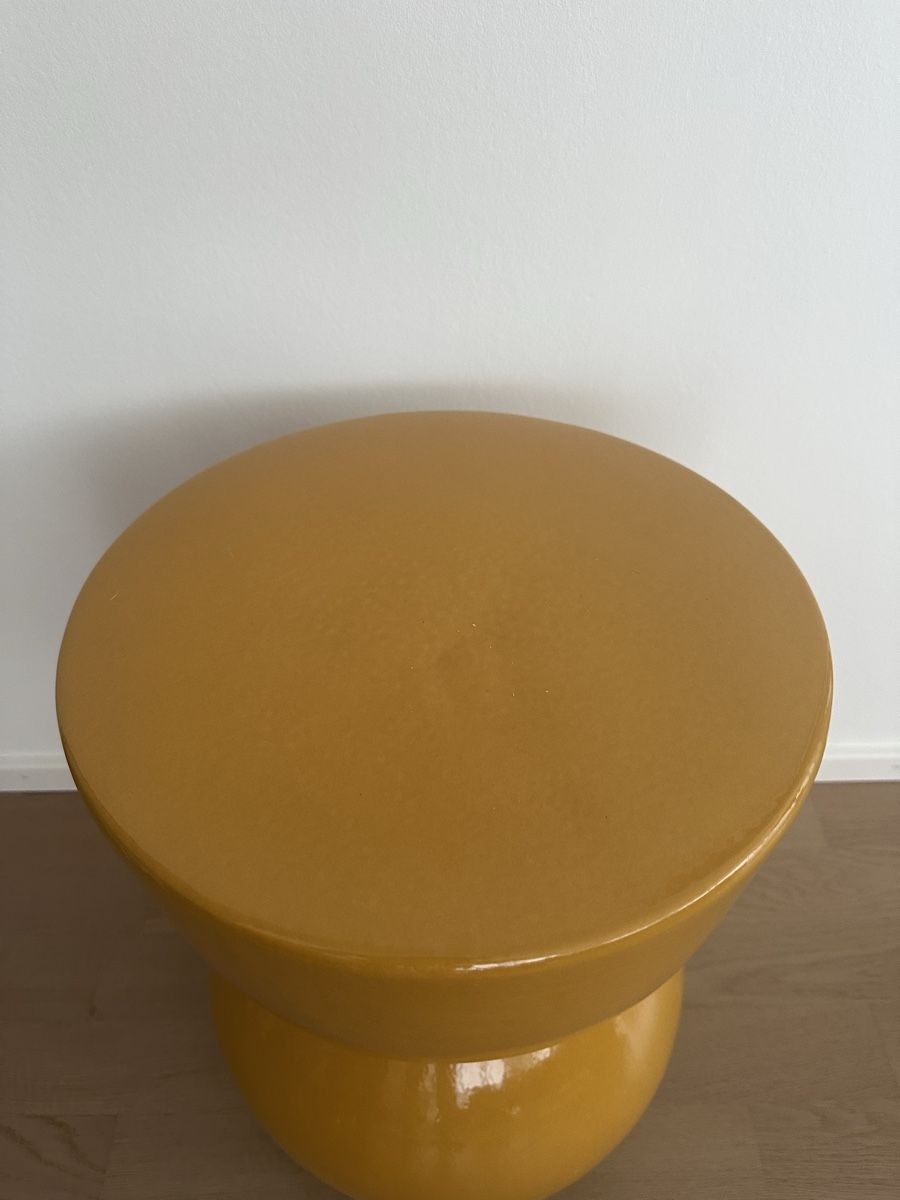 Comodini: Bout de canapé moutarde - Maison du monde – Usato da Genève venduto da AuTuMnLoveR 1