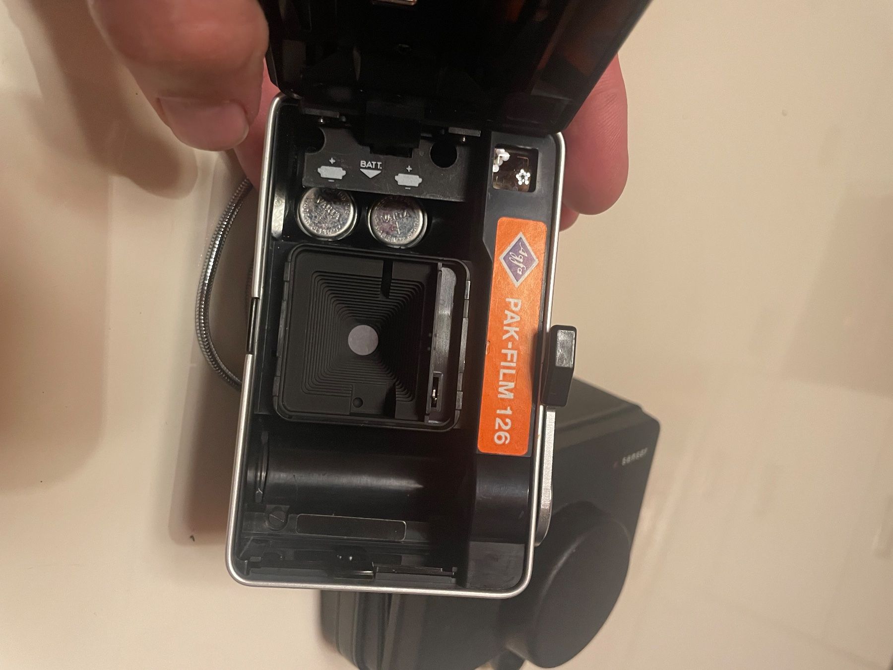 Agfa Fotocamera: Agfamatic 300 sensor analog 35mm  kamera – Usato da Embrach venduto da xenovolcano 4