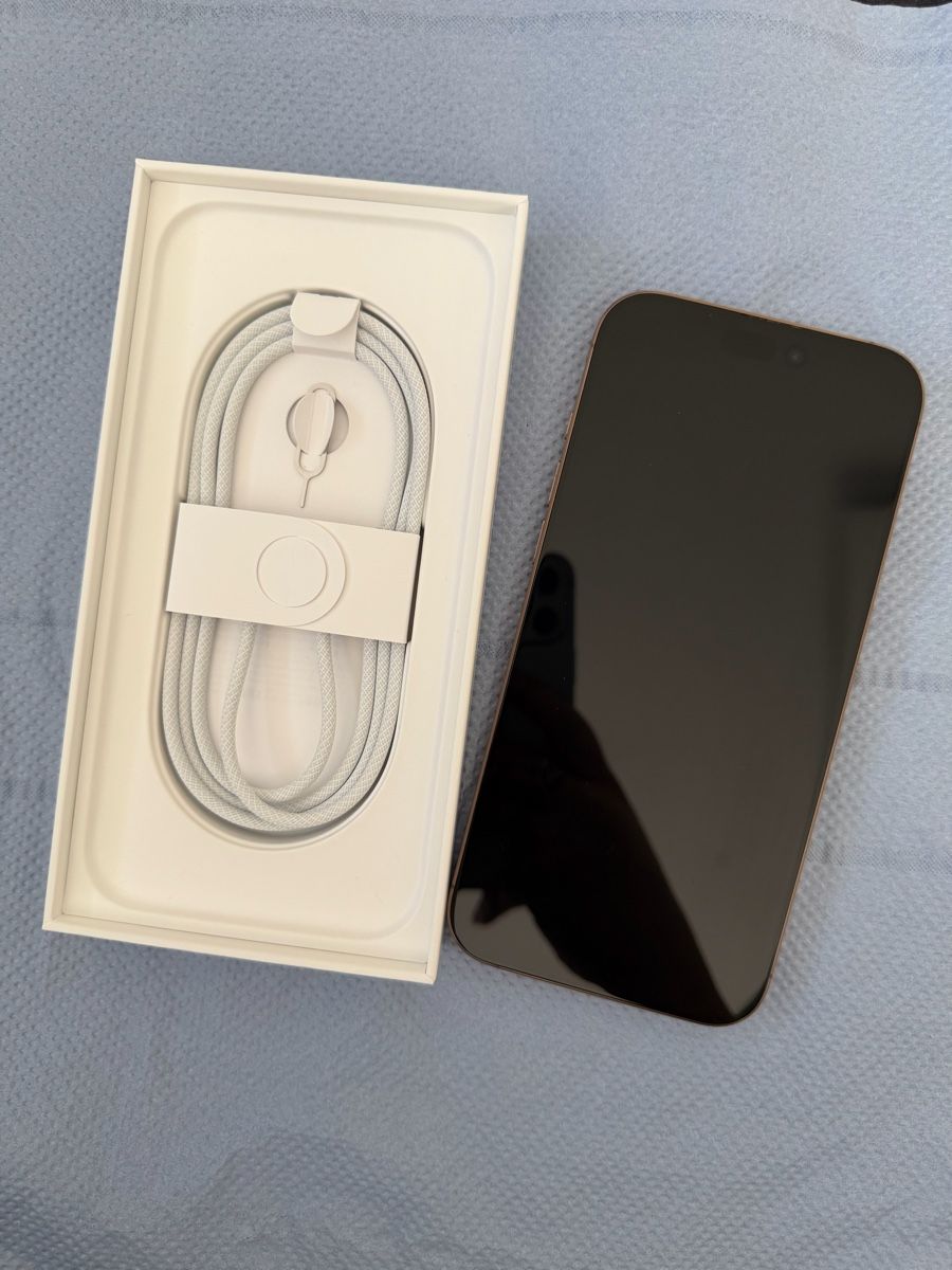 Apple Telefoni cellulari / Smartphones: iPhone 16 Pro Max 512 GB  – Usato da Felsberg venduto da PrincessJasmine