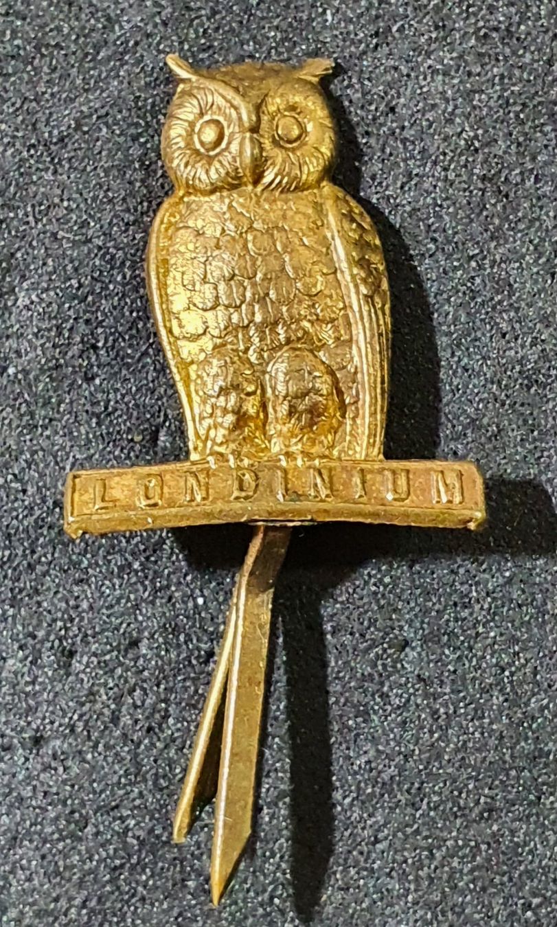 Placchette & Badge: V149 - Altes Abzeichen Eule Londinium / London – Usato da Reinach BL venduto da Boston-Verkauf