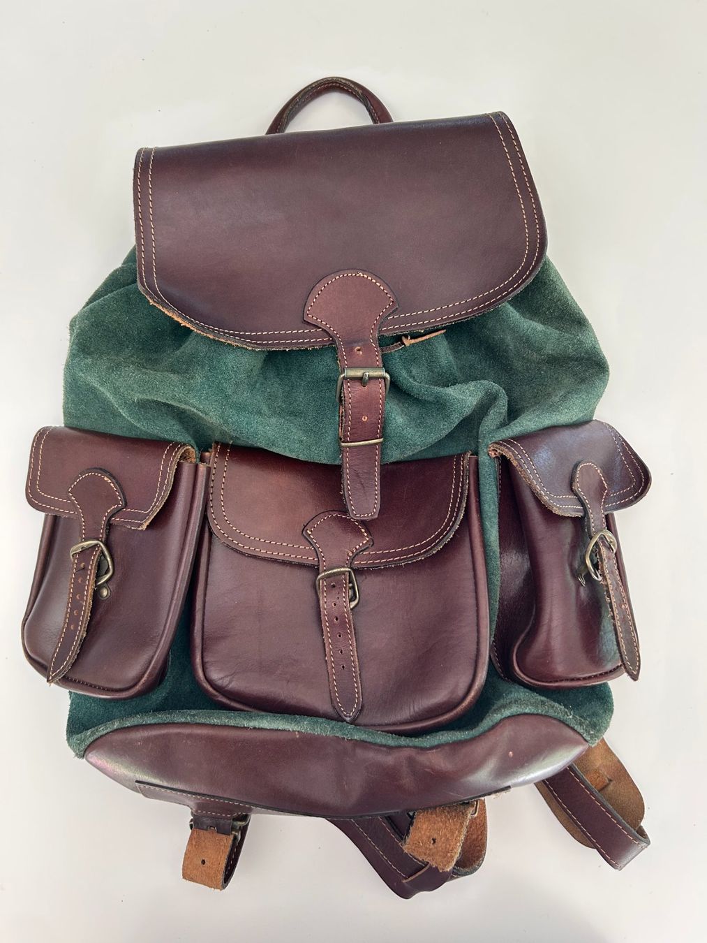 Armée suisse Sacs à dos: Vintage Leder Rucksack – D'occasion à St. Gallen par look-twice