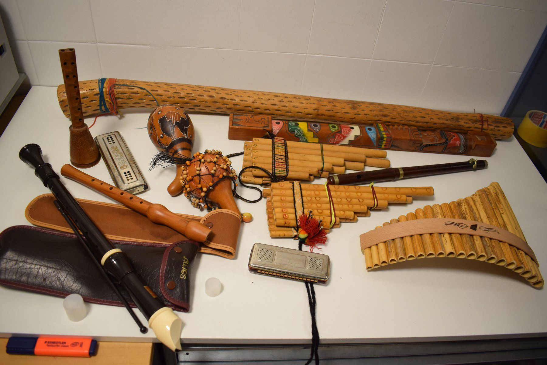 Strumenti musicali: Posten Flöten und Mundharmonika – Usato da Zürich venduto da Brockito 1