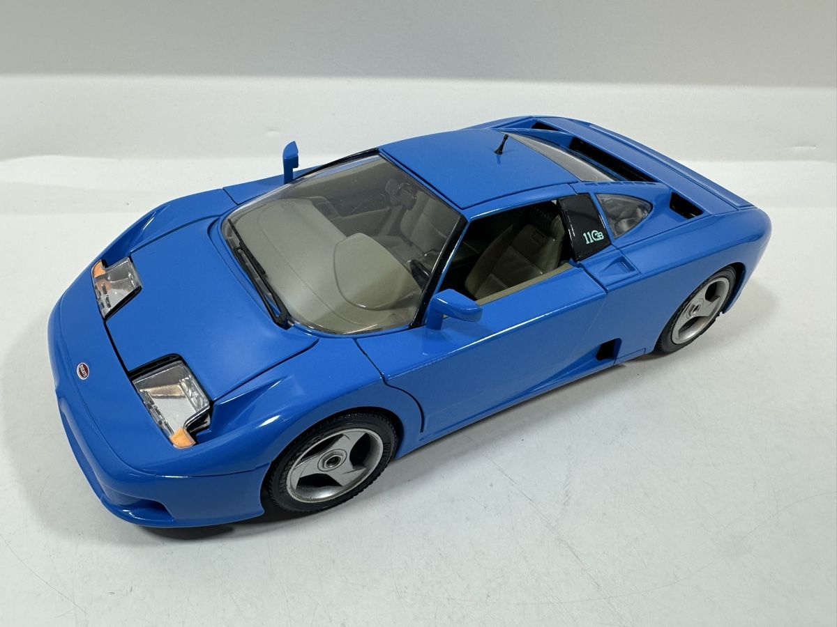 Bburago Modellini d'auto: Bugatti EB110 1:18, blau, BBURAGO – Usato da Zofingen venduto da rf9_x2xt 1