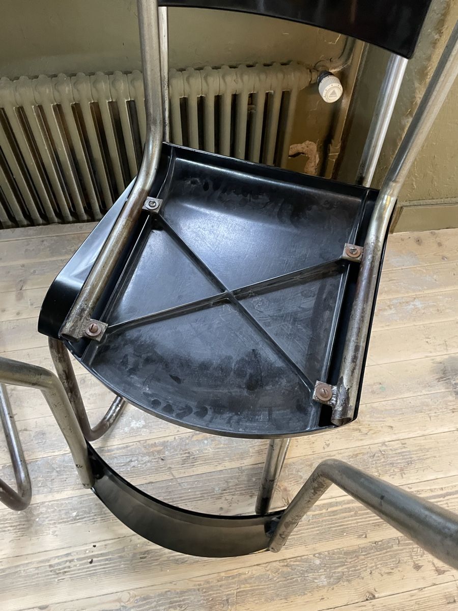 Stühle: Schwarzer Stuhl, Stahlrohr, Freischwinger – Gebraucht aus Luzern von Brocante-Vonmatt 3