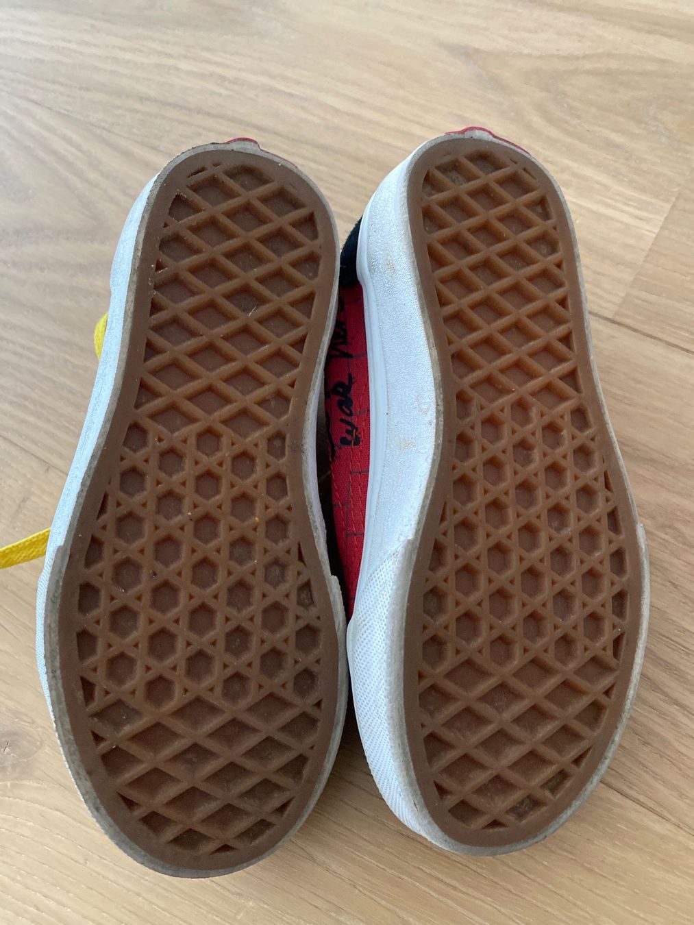 Vans Scarpe per ragazzi: Vans Kinder Grösse 27.5 – Usato da Bolligen venduto da Noeggeli10 2
