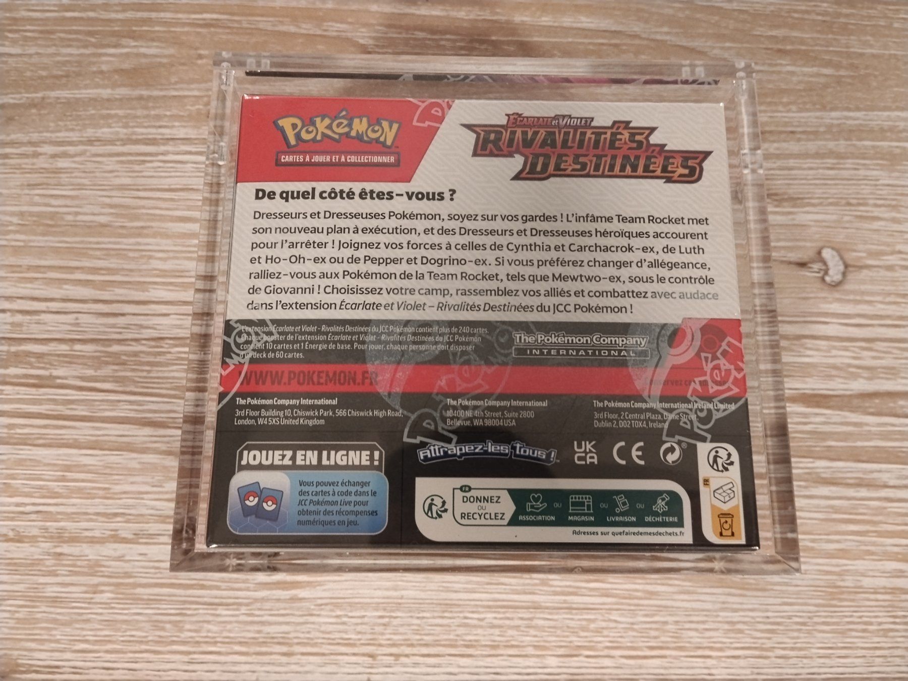 Pokémon Carte collezionabili: Pokémon Rivalités Destinées: display FR + acrylique – Usato da Palézieux-Village venduto da oufoux08 2