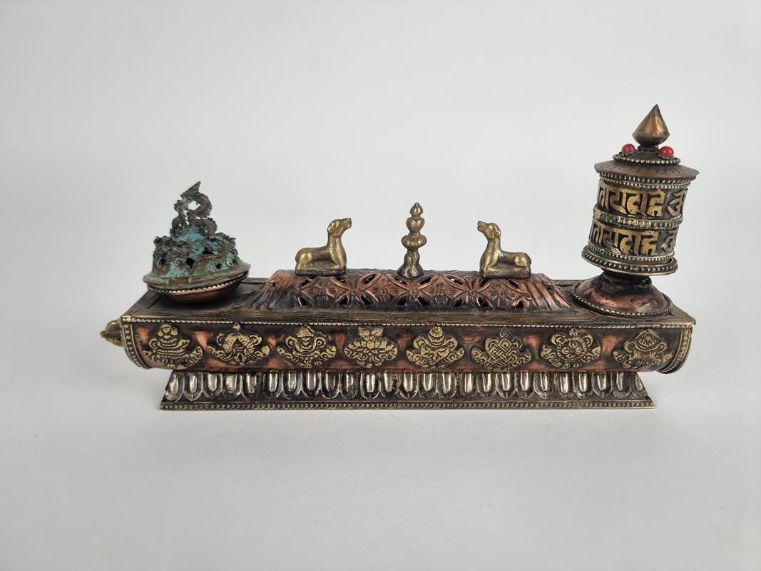 Alle Dekorationen: Tibetisch- Buddhistisches Tisch Schrein Set – Gebraucht aus Urtenen-Schönbühl von Restwert_Schoenbuehl
