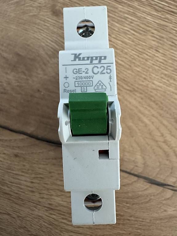 Alimentazione elettrica: 10x Disjoncteurs Kopp type C25 – Usato da Ste Croix venduto da Barjot