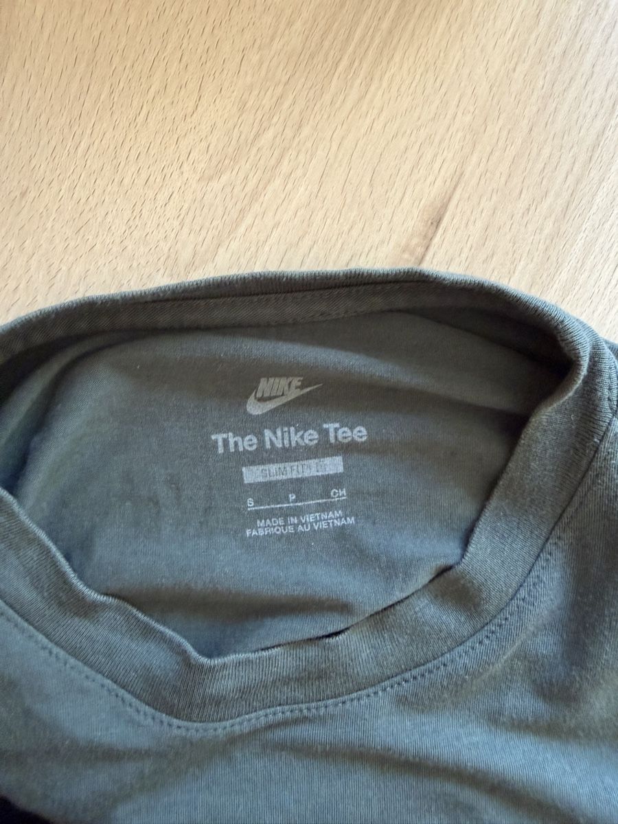 Nike Top: Nike Long-Sleeve Crop Top – Nuovo (secondo la descrizione) da Genève venduto da yav_9r9f 2