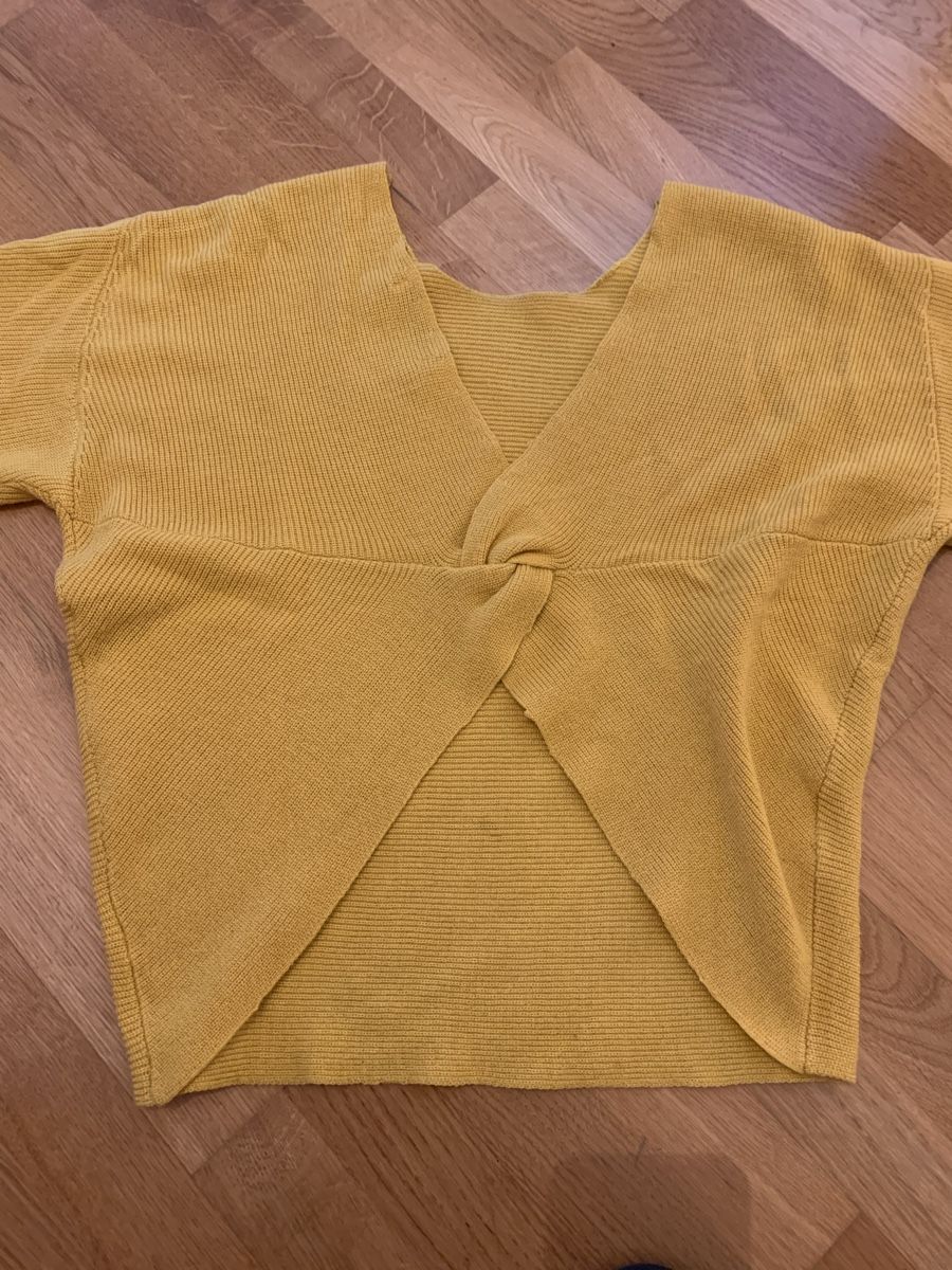 Maglioni & Felpe: Wunderschöner Pulli Mango mit Ausschnitt am Rücken GrösseS/M – Usato da Ostermundigen venduto da des_t9vv 1
