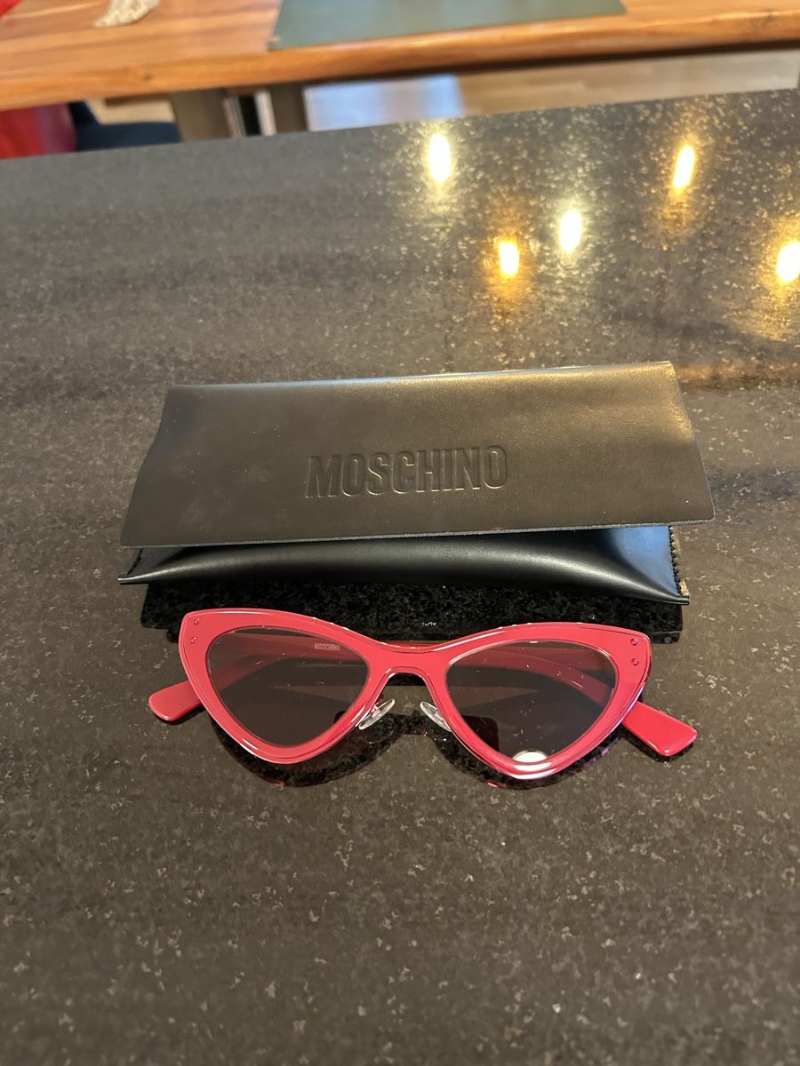 Moschino Brillen & Gläser: New Moschino sunglasses red – Neu (gemäss Beschreibung) aus Zürich von Nik_Kat