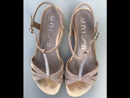 Unisa Sommersandalen Gr. 37 beige Keilabsatz