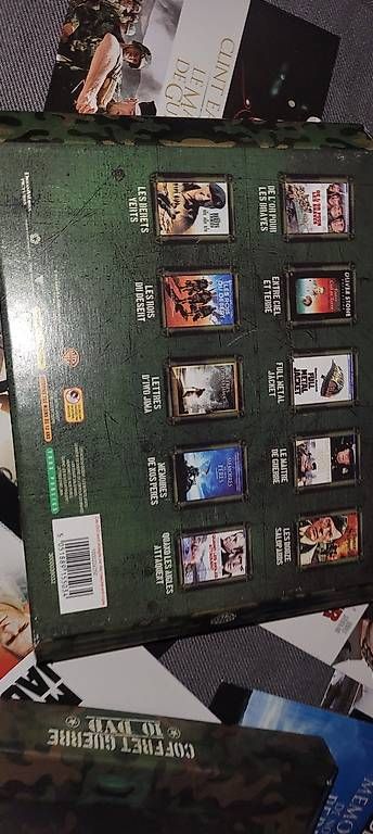Tous les DVDs: Coffret 10 DVD Guerre état neuf – D'occasion à Vésenaz par emose