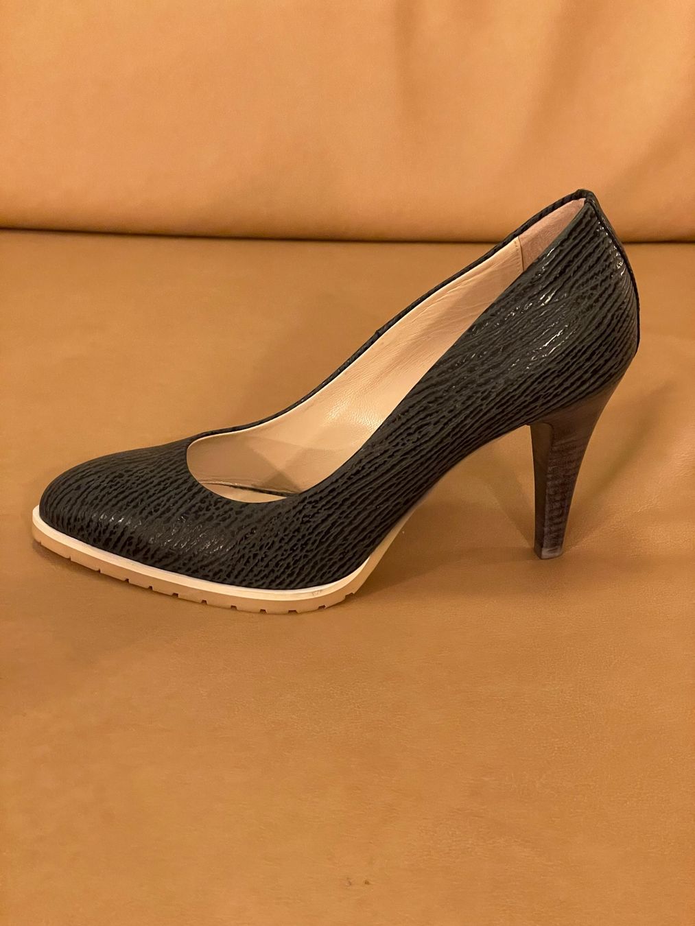 Navyboot Scarpe da donna: NAVYBOOT Leather High Heels – Nuovo (secondo la descrizione) da Corcelles NE venduto da gingerbrain 2