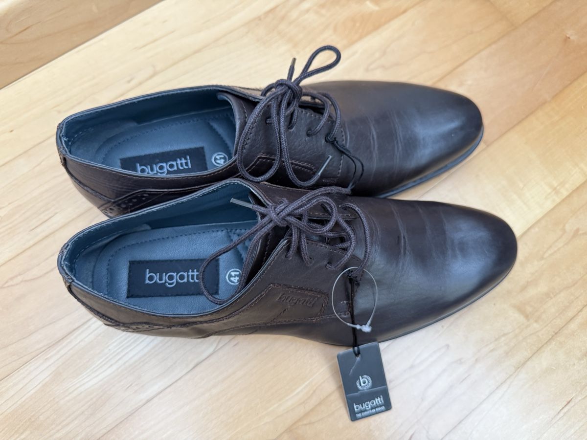 Bugatti Scarpe da uomo: 2 Paar Bugatti Herren Schnürschuhe Leder Gr 41 – Nuovo e nell'imballaggio originale da Strengelbach venduto da Chiavara 1